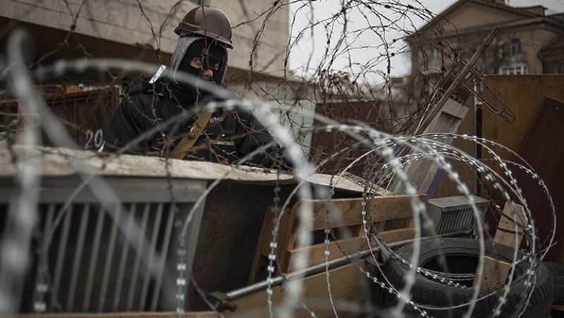 El primer ministro ucraniano tiende la mano a los prorrusos en Donetsk y calma los ánimos