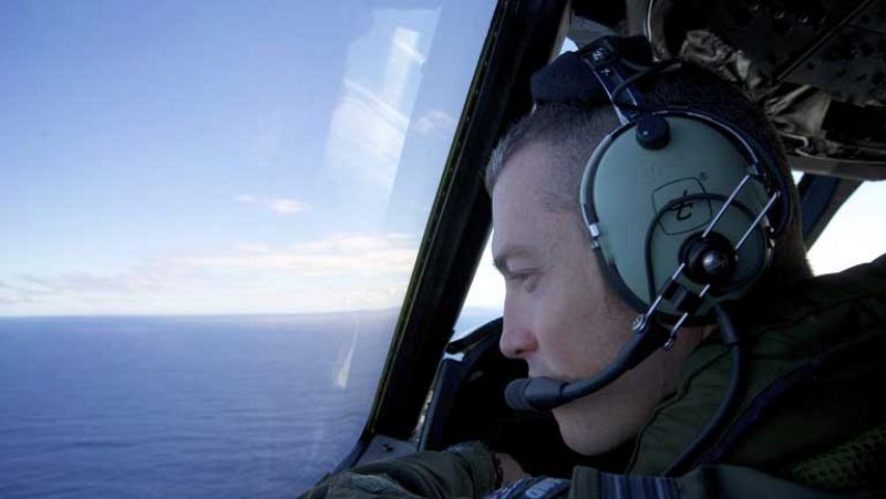 Abbott confía en encontrar las cajar negras del avión malasio, pero puede llevar "mucho tiempo"