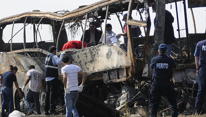 Al menos 36 muertos y cuatro heridos en un accidente de autobús en México