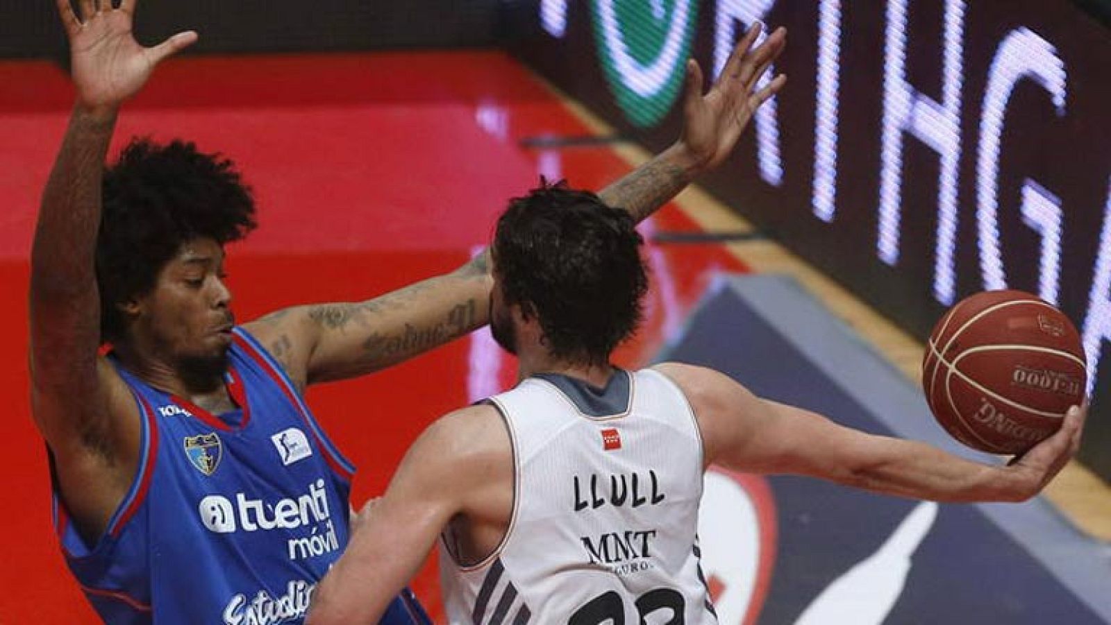 El Real Madrid sufre para vencer al Estudiantes (64-71) | Ver