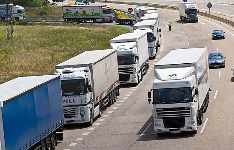 La Plataforma para la Defensa del Transporte desconvoca el paro y pone fin a la huelga