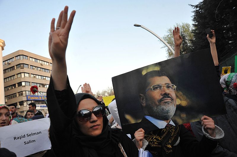 Un tribunal egipcio prohíbe a los Hermanos Musulmanes presentarse a las presidenciales