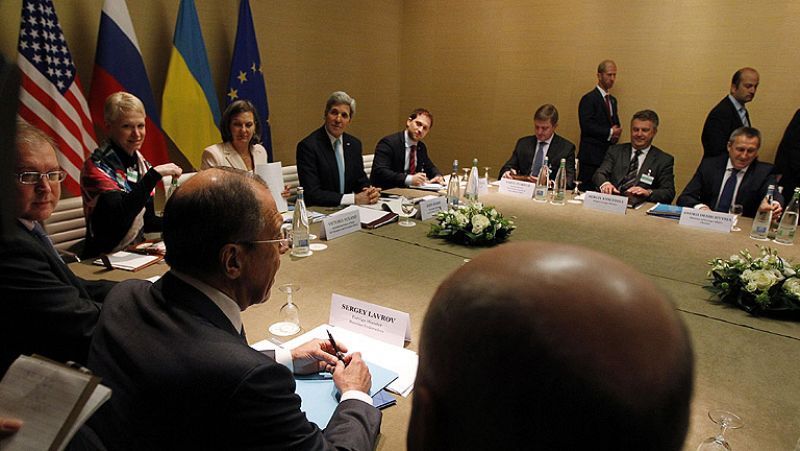 EE.UU. y Rusia negocian un documento sobre la salida de la crisis de Ucrania