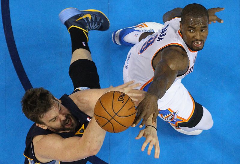 Ibaka anula a Gasol y hace valer la ventaja de campo de Oklahoma