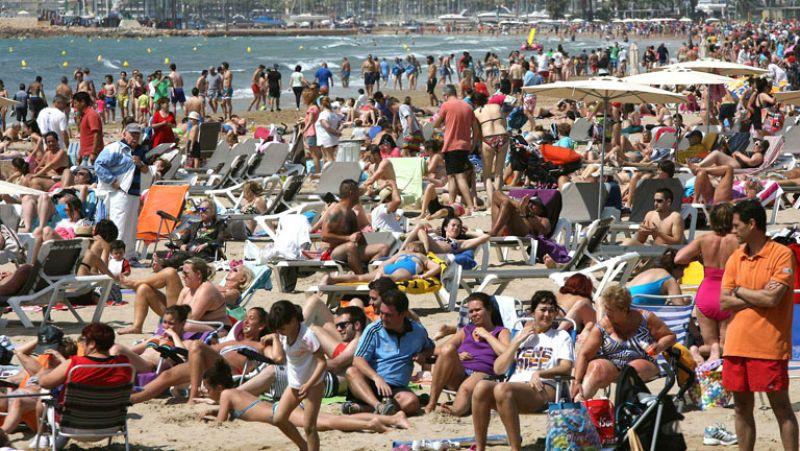 España recibe 10,1 millones de turistas hasta marzo, un 7,2% más que hace un año