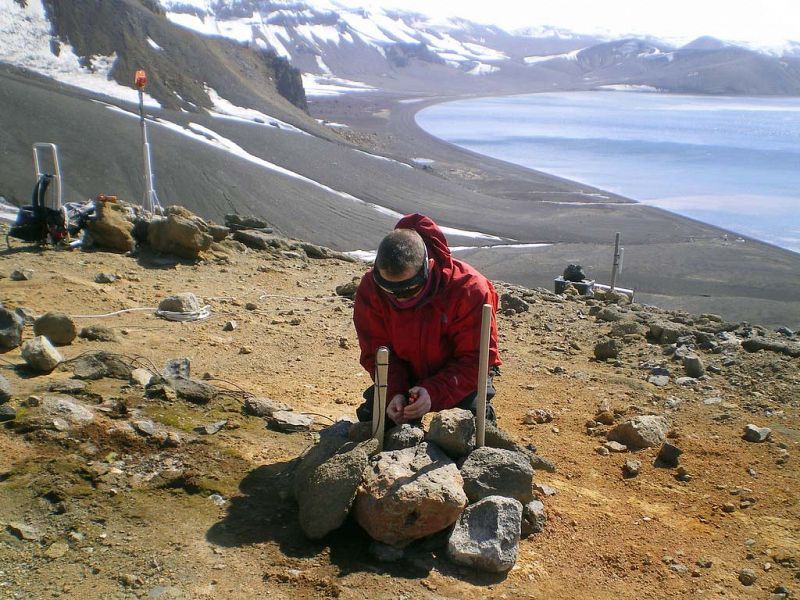 Investigadores españoles crean un sistema de control remoto de la actividad volcánica