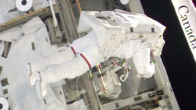 Sustituido un ordenador estropeado en el exterior de la Estación Espacial Internacional
