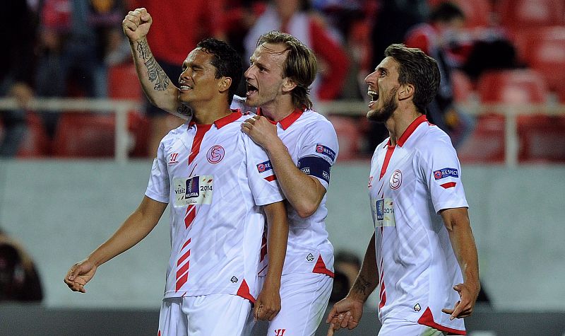 El Sevilla deja contra las cuerdas al Valencia