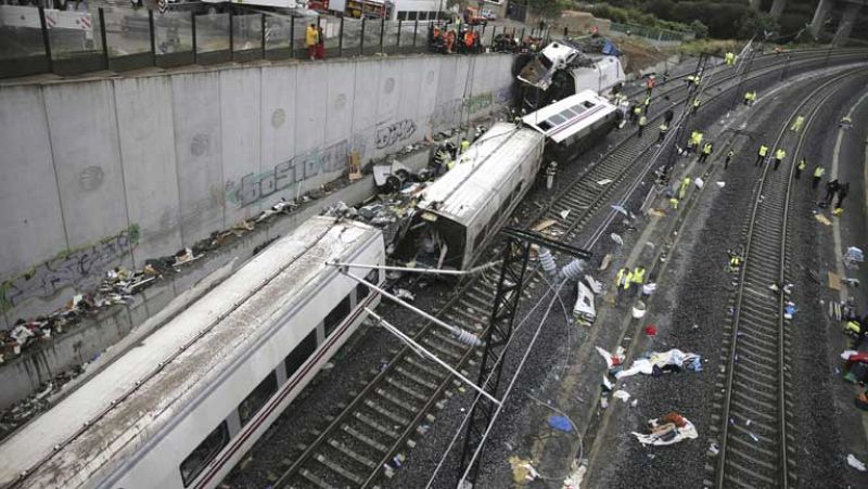 Un perito afirma que el tren de Santiago no habría descarrilado en condiciones seguras
