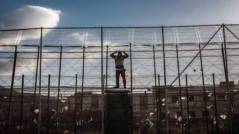 El Gobierno aprueba de urgencia obras de refuerzo en las fronteras de Ceuta y Melilla