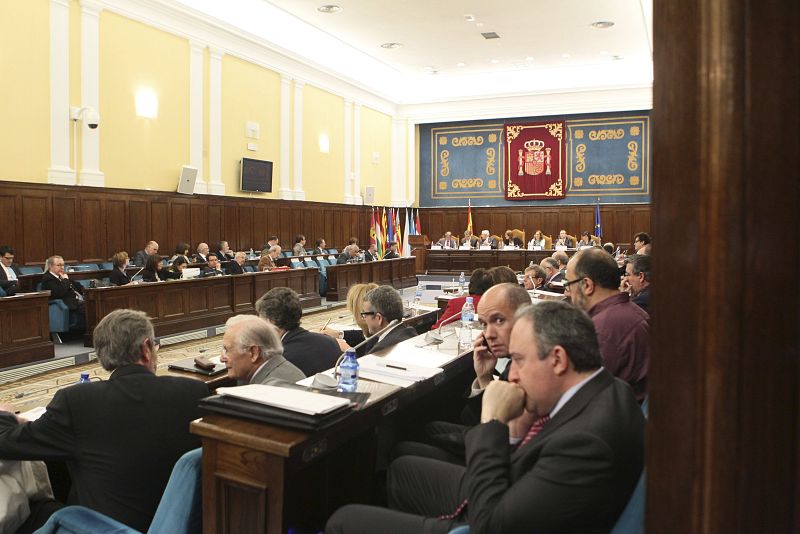 Educación defiende el nuevo sistema de becas y los rectores expresan su "alta preocupación"