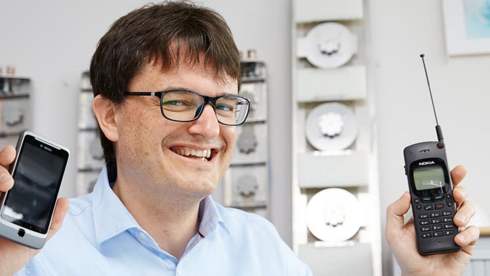 El inventor de la antena fractal, es español y acaba de ser nominado al Premio Inventor Europeo del año