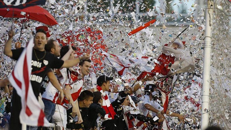 El Athletic golea al Rayo para certificar su presencia en Champions