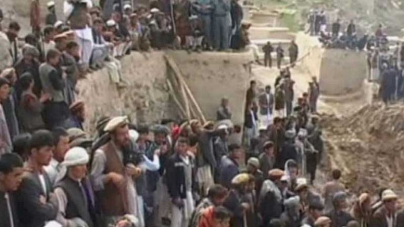 Confirman la muerte de 2.100 personas por el corrimiento de tierra en Afganistán