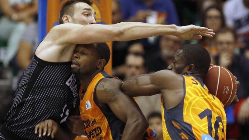 El Valencia sufre para ganar al Bilbao; Unicaja y Cajasol afianzan sus puestos de 'play-off'
