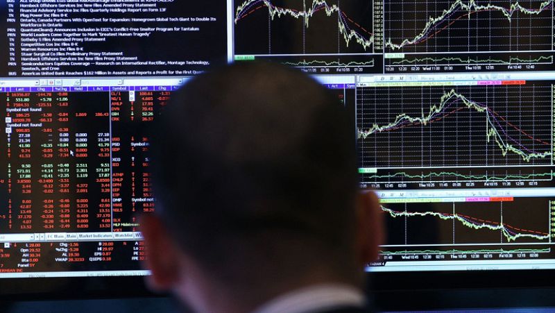 El bono a diez años marca un nuevo mínimo en el 2,94% y la prima de riesgo baja hasta 148 puntos