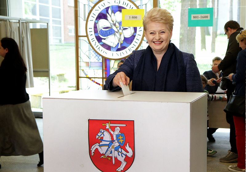La presidenta Grybauskaite gana la primera vuelta de las presidenciales en Lituania