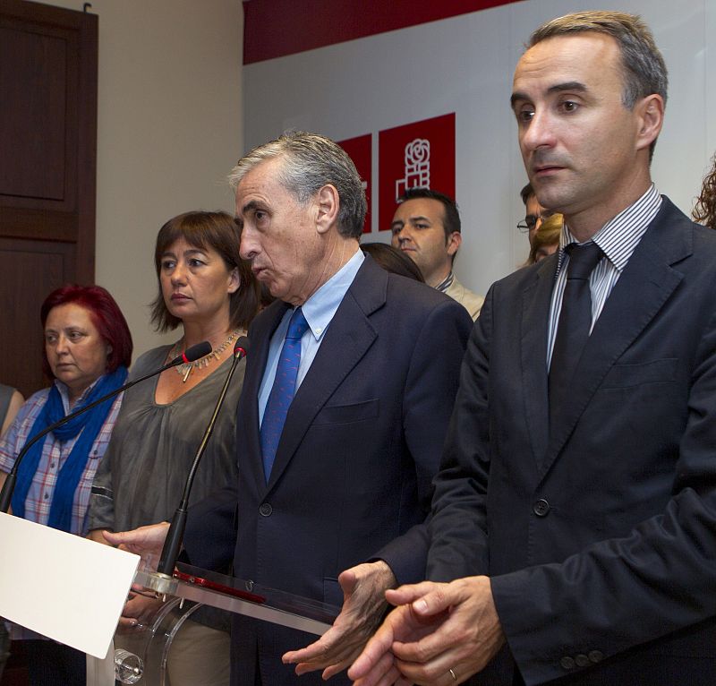 Jáuregui advierte a los electores que si votan al PP se sentirá "legitimado" a los recortes