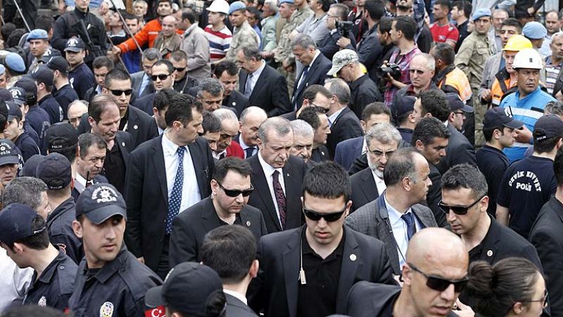Erdogan se enfrenta a la cólera de las familias de la tragedia minera y una oleada de protestas