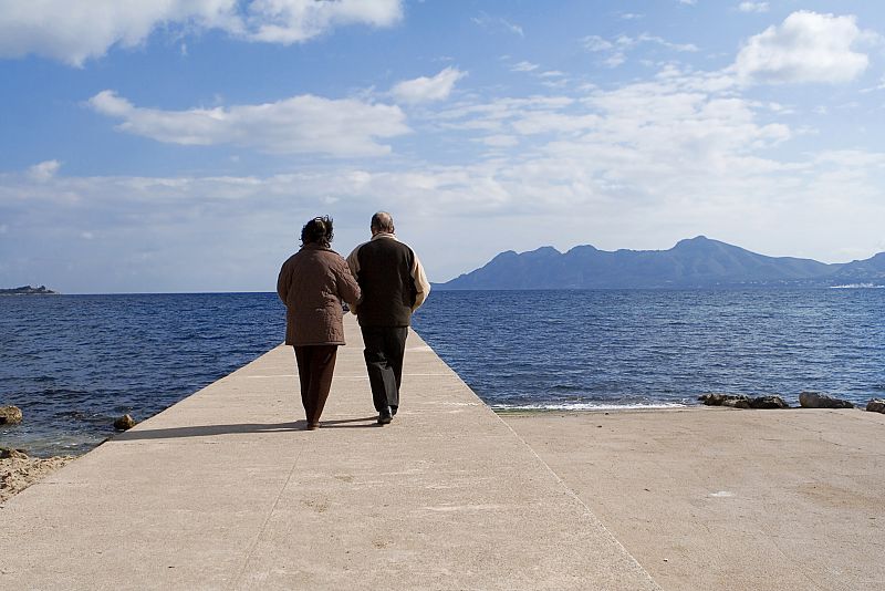 Sube la esperanza de vida y España está entre países donde las mujeres viven más