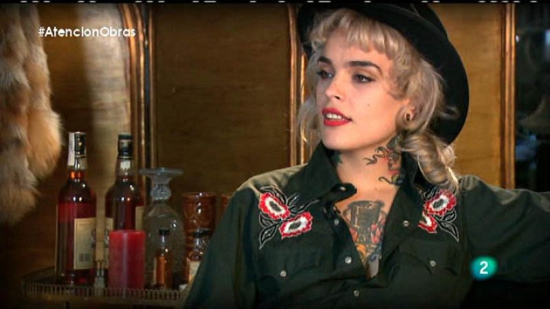 En casa, con Vinila von Bismark