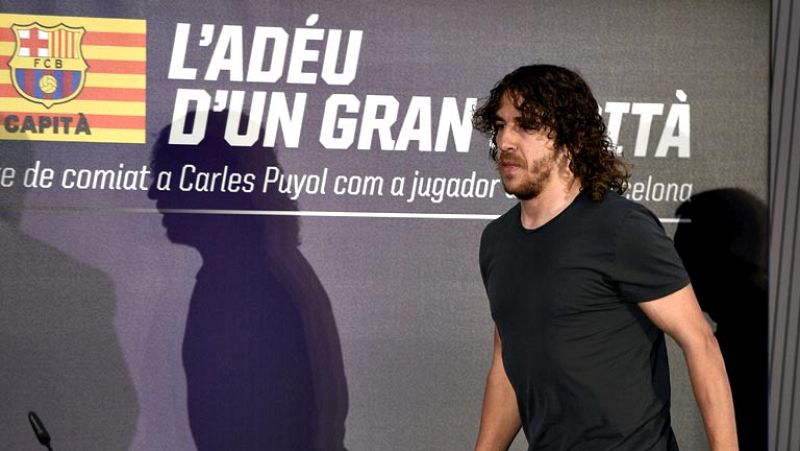 Un emocionado Puyol se despide del Barça