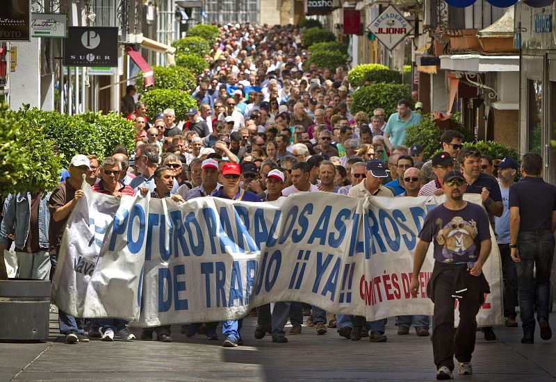 Miles de trabajadores de Navantia se manifiestan para reclamar carga de trabajo para los astilleros