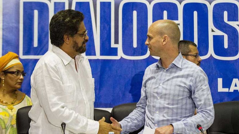 Gobierno colombiano y FARC alcanzan un acuerdo sobre drogas, tercero del diálogo de paz