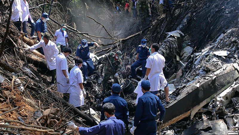 Mueren 22 personas, entre ellas dos ministros de Laos, en un accidente aéreo