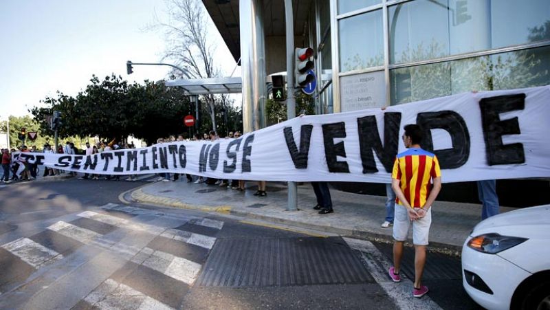 El magnate de Singapur Peter Lim compra el Valencia por 100 millones de euros