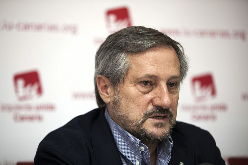 Meyer acusa a PP y PSOE de pactar un proyecto para "los mangantes del sector financiero"