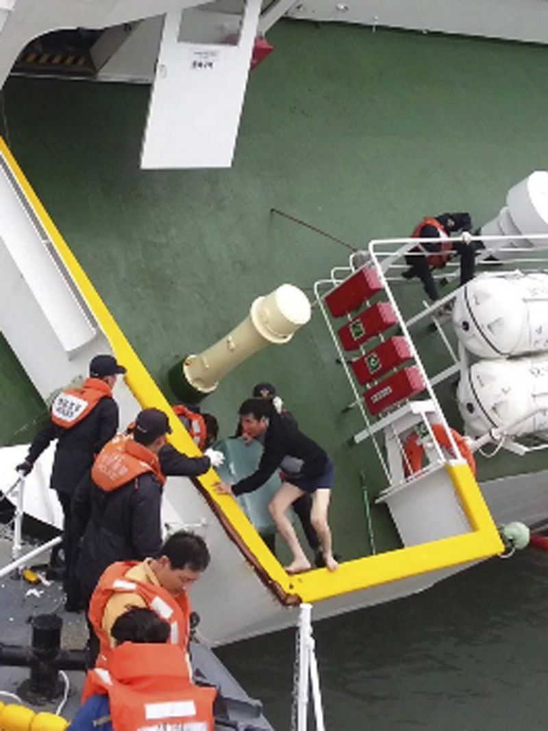 La presidenta de Corea del Sur disuelve el cuerpo de guardacostas por el hundimiento del ferry
