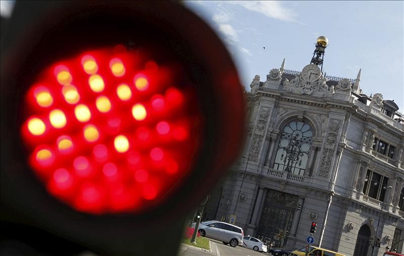 La morosidad en los créditos del sistema financiero baja en marzo hasta el 13,39%