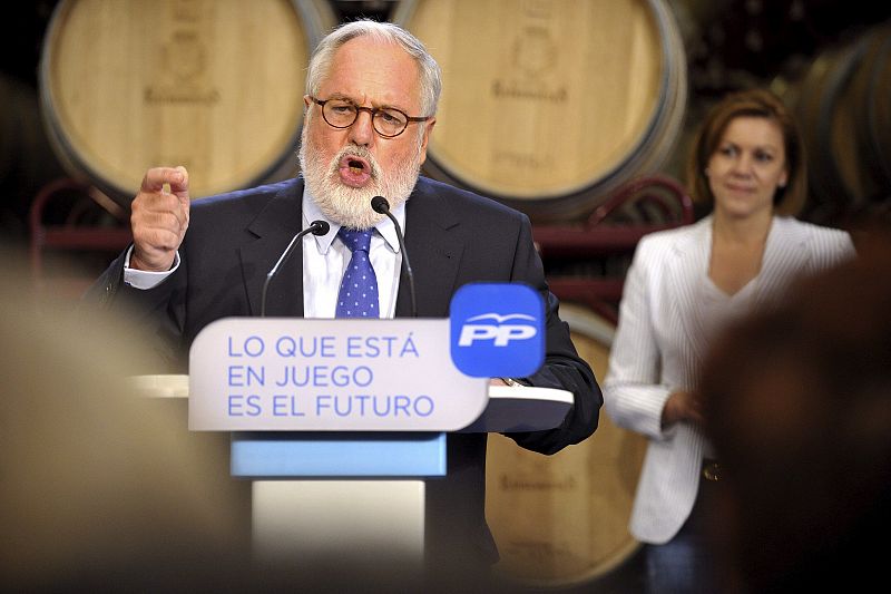 El PP arropa a su candidato Arias Cañete tras las acusaciones de machismo