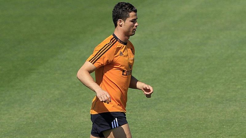 Cristiano y Benzemá se quedan en el gimnasio en el primer entrenamiento en clave Champions