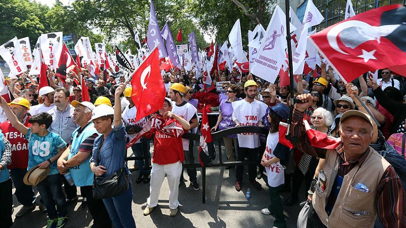 Miedo, resignación y precariedad laboral: el día a día en la mina turca siniestrada