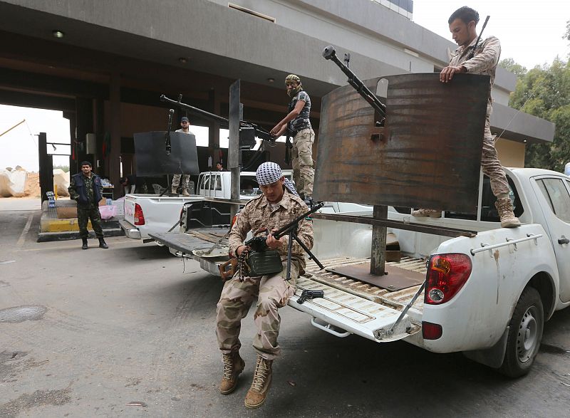 El jefe de las Fuerzas Especiales libias se une a los rebeldes de Bengasi