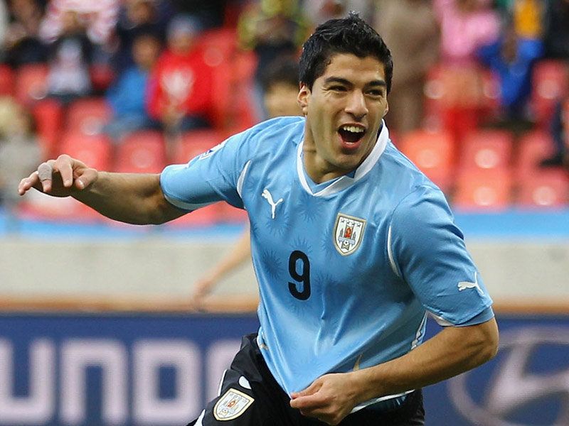 Luis Suárez, operado con éxito del menisco, puede perderse el Mundial