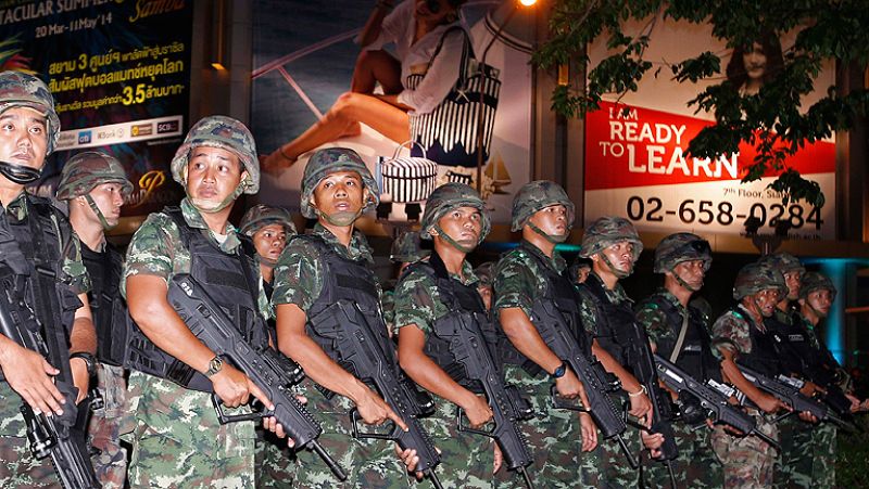 El Ejército de Tailandia detiene a la primera ministra y a varios miembros de su familia