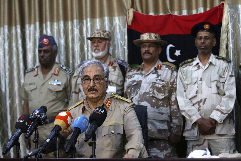 Jalifa Haftar, el militar renegado que volvió de EE.UU. para "rescatar" a Libia