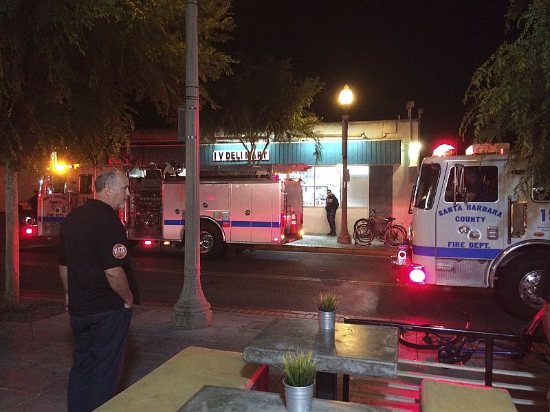 Un tiroteo en una zona universitaria de Santa Bárbara deja al menos siete muertos