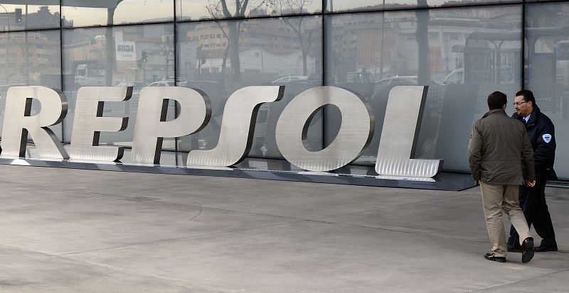 Repsol propondrá un dividendo extraordinario de un euro por acción y gastará 1.324 millones