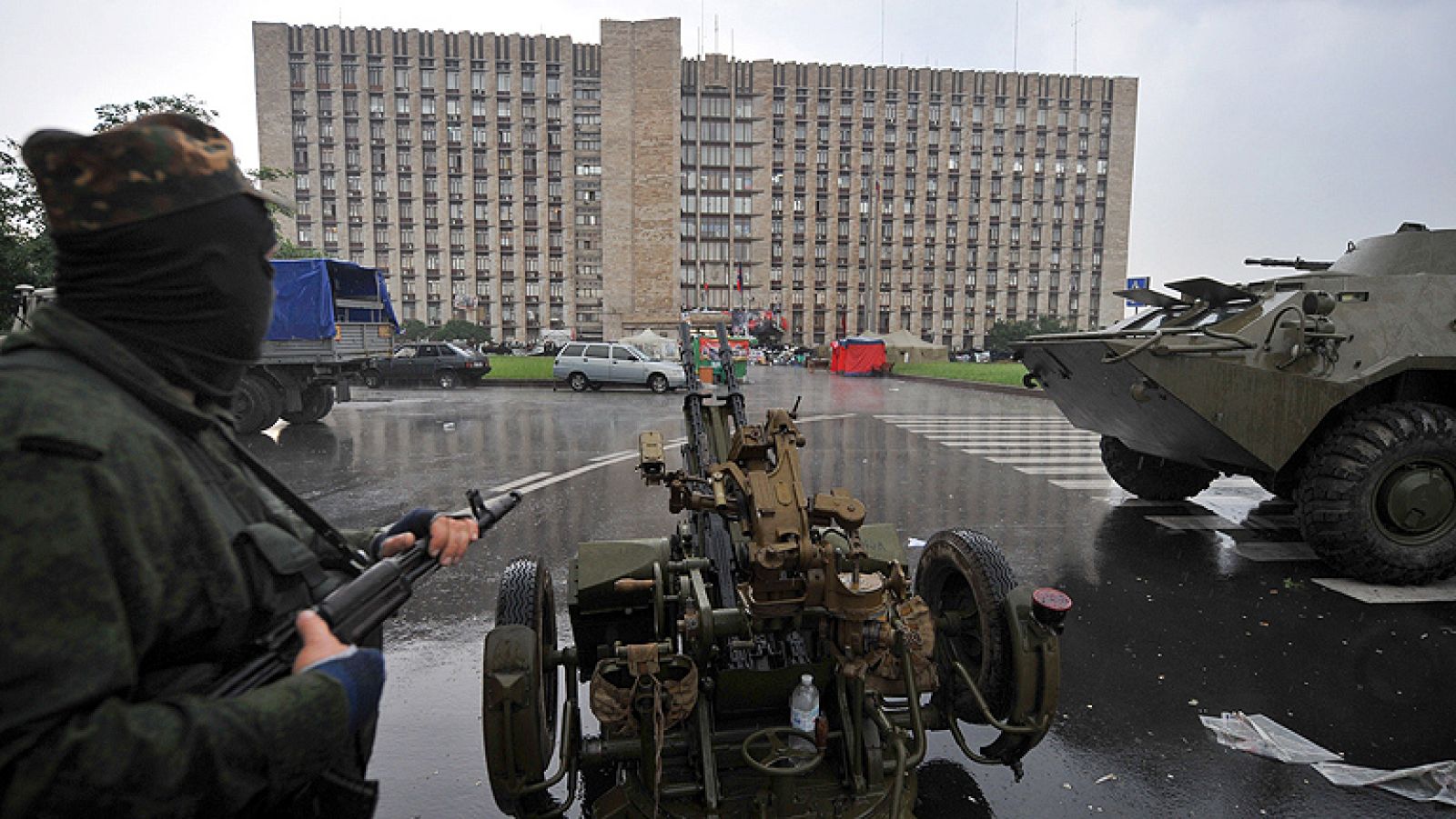 Los prorrusos derriban un helicóptero del Ejército ucraniano | Ver