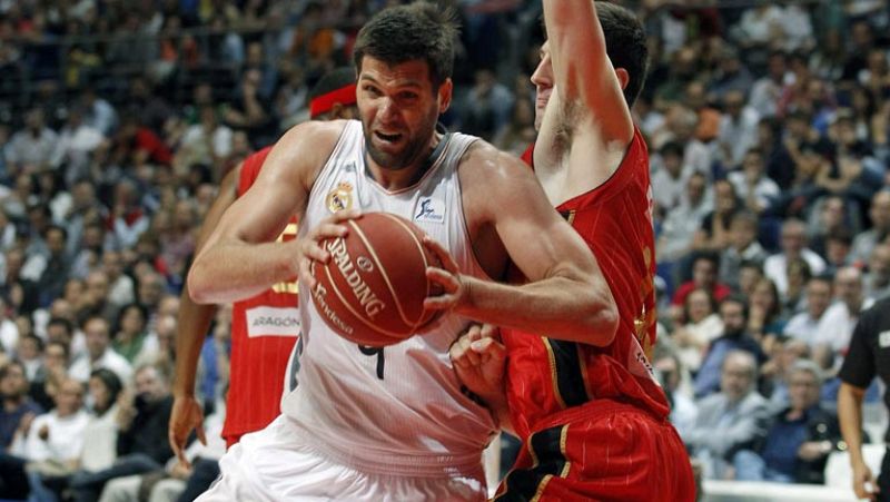 El Real Madrid supera su irregularidad y toma ventaja en la eliminatoria contra el CAI Zaragoza