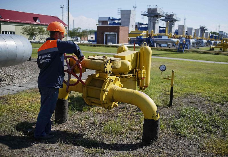 Rusia promete a Ucrania descuentos por el gas si Kiev paga toda la deuda