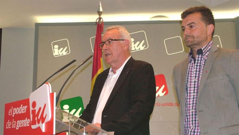 PP y PSOE agradecen al rey su dedicación e IU pide un referéndum entre monarquía y república