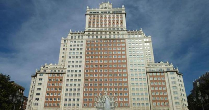 El Santander vende el Edificio España al hombre más rico de China por 265 millones de euros