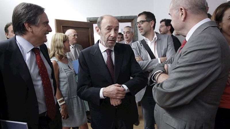 La mayoría de diputados del PSOE respalda el 'sí' a la ley que regula la abdicación del rey