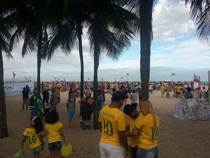 Copacabana se tiñe de 'verdeamarela'