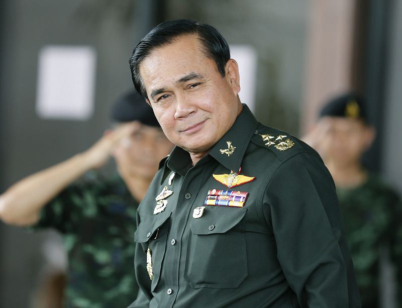 La junta militar de Tailandia levanta el toque de queda en todo el país
